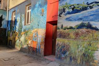 Mural, który oglądają turyści z całego świata, ma być zasłonienięty. Proszą prezydenta o pomoc 