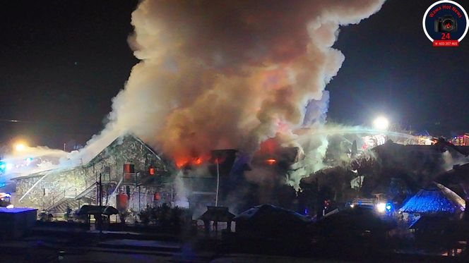 Pilna ewakuacja 200 osób z klubu muzycznego na Mazowszu. Wybuchł potężny pożar. Ranna jedna osoba