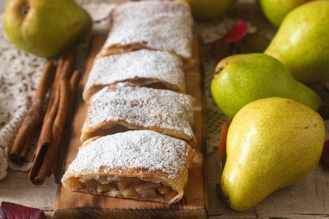 włoska rolada z gruszkami crostata arrotolata