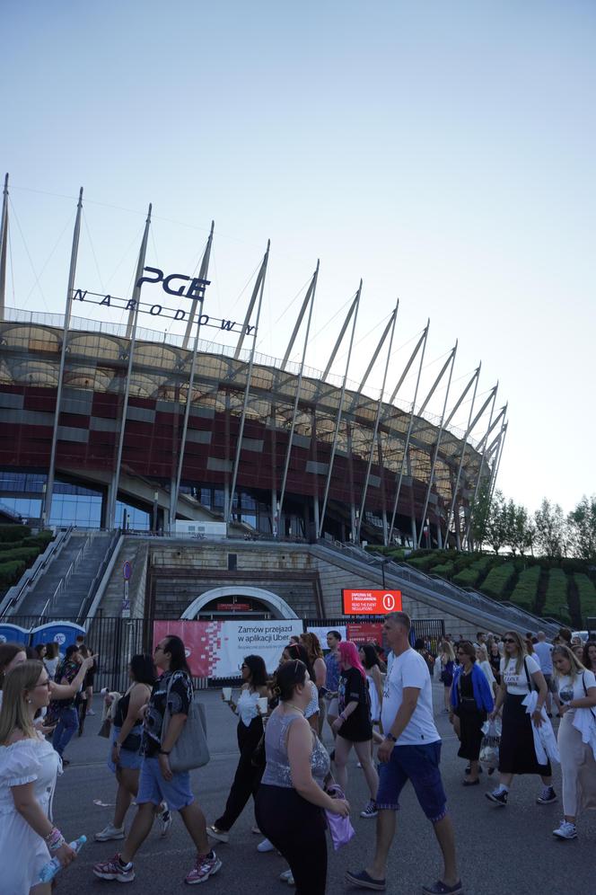 Fani Taylor Swift w drodze na Stadion Narodowy. Koncert N1 1.08.2024