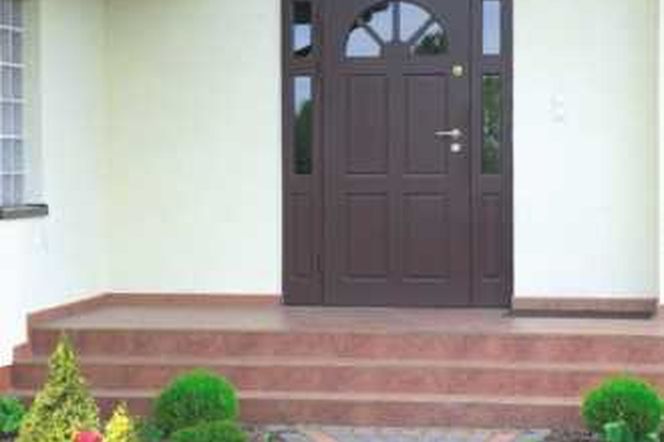Schody betonowe z okładziną ceramiczną