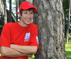 Ten serial w 2009 roku skradł serca Polaków! Kręcono go w mazurskim mieście