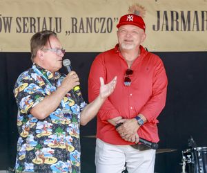 Ranczo. Ogólnopolski zlot fanów - sierpień 2024 r. Pietrek (Piotr Pręgowski), reżyser serialu Wojciech Adamczyk