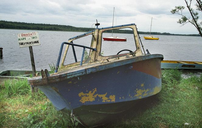 Opuszczony ośrodek wczasowy przy jeziorze Lucień, Miałkówek