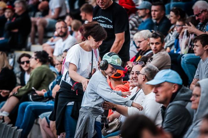 Apator Toruń - Stal Gorzów, zdjęcia kibiców z Motoareny. Emocje podczas 12. kolejki PGE Ekstraligi