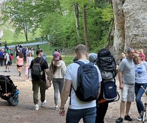 Majówkowe szaleństwo w małopolskiej wsi. Leży na terenie parku narodowego