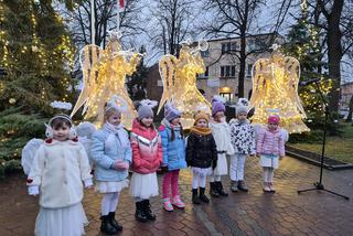 Świąteczny klimat w Rudniku nad Sanem. Anioły rozświetliły miasteczko [WIDEO, GALERIA]