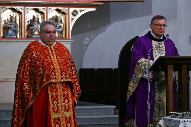 Mszy św. przewodniczył bp Krzysztof Zadarko. Koncelebrował z nim m.in. ks. Bogdan Hałuszka.