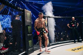 KSW 105 z Monster Energy