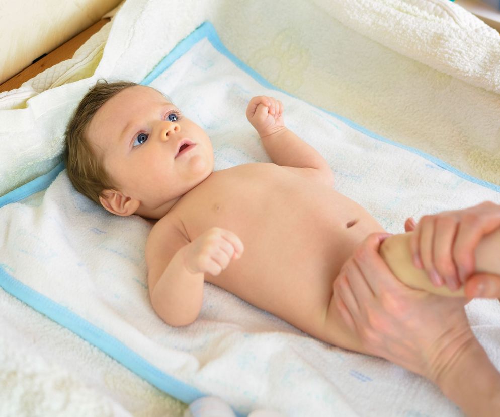 Nawet bardzo małym dziewczynkom mogą przytrafić się infekcje miejsc intymnych