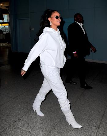Rihanna na lotnisku