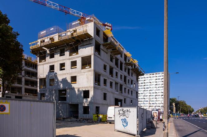 Budowa bloku TBS na skrzyżowaniu ul. Grójeckiej i Banacha w Warszawie