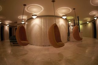 Ještěd, futurystyczny hotel i nadajnik telewizyjny