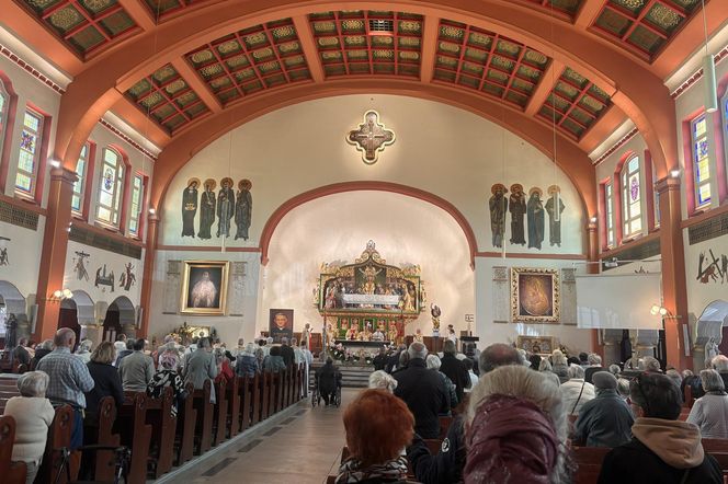 Abp Śmigiel: Po wojnie władza wiedziała, że bez Kościoła sobie nie poradzi