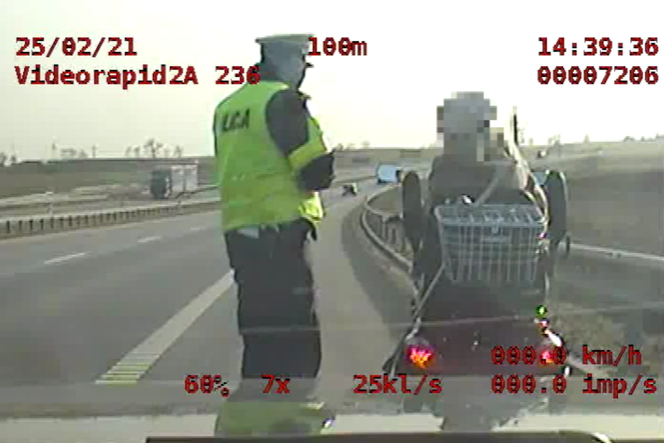 Wózkiem inwalidzkim jechała po trasie S5