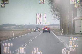 Kierowca pędził aż 184km/h po drodze wojewódzkiej! Jego rajd nagrał policyjny wideorejestrator!