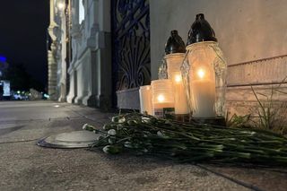 Uniwersytet Warszawski w żałobie. Przed budynkiem wystawiono zdjęcie zabitej 53-latki