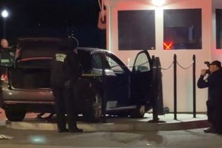 Panika pod Białym Domem. Auto sforsowało bramę. W budynku był Donald Trump!