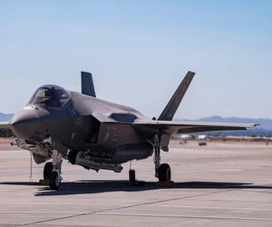 F-35A z bombą B61-12