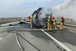 Pożar autokaru na autostradzie A2. Dzieci jechały nim na wycieczkę do Warszawy