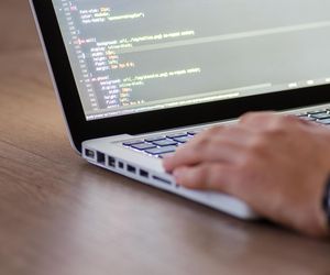 Praca marzeń w Łodzi. Gigant telekomunikacyjny kusi premiami i projektami 6G