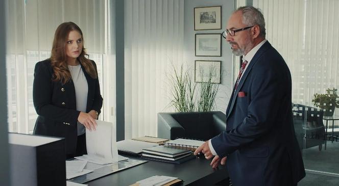 	M jak miłość odc. 1753. Anita (Melania Grzesiewicz), Adam Werner (Jacek Kopczyński)