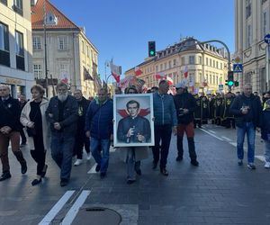  Jarosław Kaczyński w Narodowym Marszu Papieskim. Tłumy na ulicach Warszawy