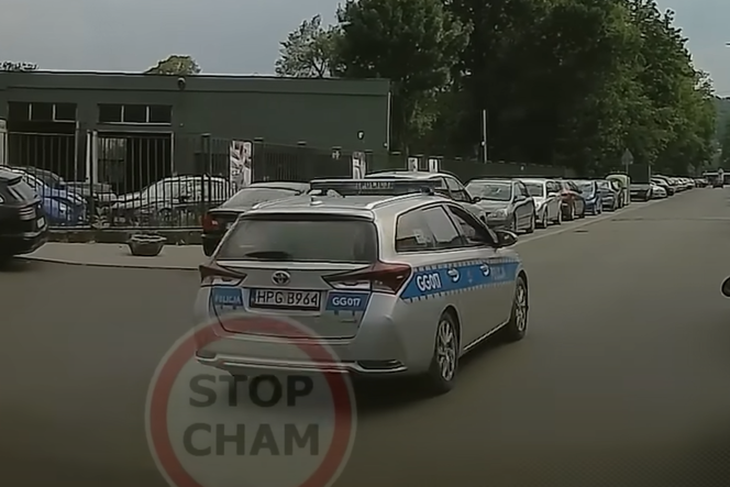 Wpadka policjantów na skrzyżowaniu