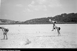 Tak wyglądał wypoczynek na Wisłą w Kazimierzu Dolnym prawie 100 lat temu