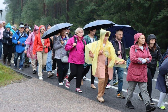 Odpust w Gietrzwałdzie. Do słynącej z Objawień Maryjnych miejscowości przyjechały tłumy