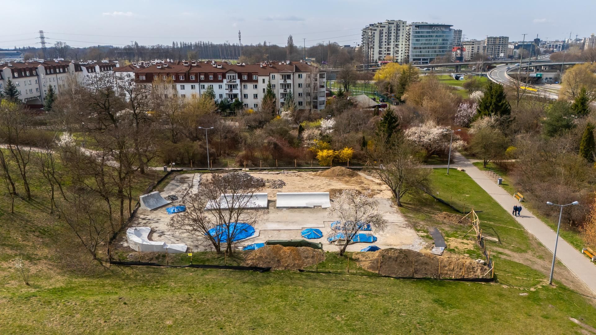 Budowa skateparku do jazdy na deskorolce, park im. Romana Kozłowskiego