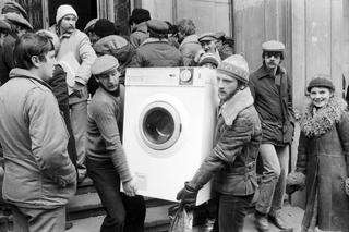 Reglamentacja życia. Kartki na żywność- symbol PRL-u