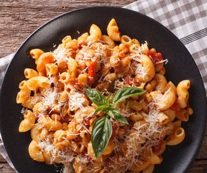 Makaron z czerwoną fasolą w sosie pomidorowym - tani, łatwy, przepyszny