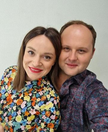 Barwy szczęścia na planie. Natalia (Maria Dejmek), Klemens (Sebastian Perdek)