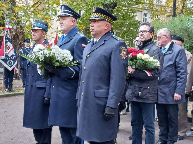 Zapalono znicze dla rozstrzelanych mieszkańców Leszna. W rocznicę tragicznych wydarzeń [ZDJĘCIA]
