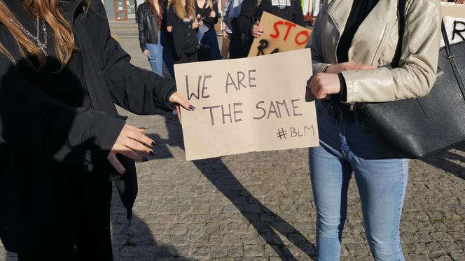 Protest w Grudziądzu, przeciwko agresji i dyskryminacji rasowej w Ameryce