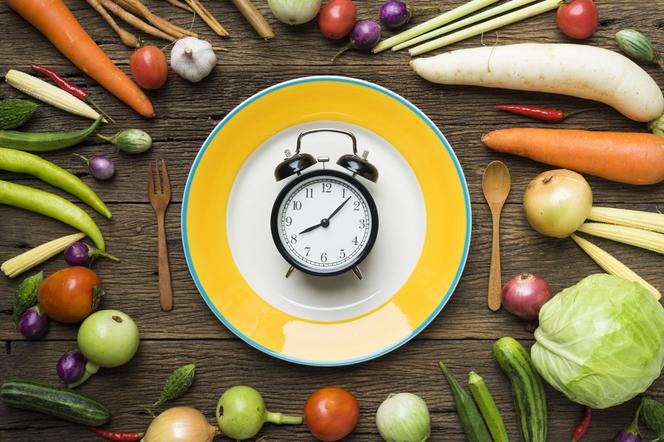 W jakich godzinach jeść, aby schudnąć?