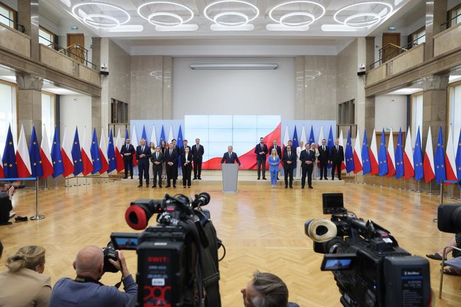 Konferencja premiera nt. rekonstrukcji rządu 