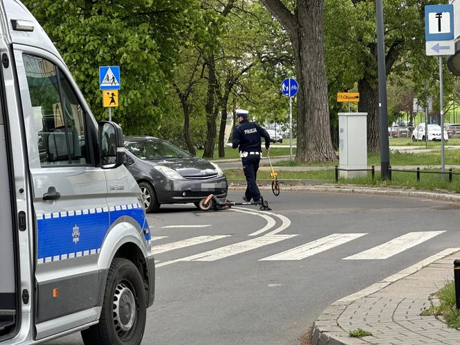 Osobówką potrąciła 14-latkę na hulajnodze. Dziewczynę zabrło pogotowie