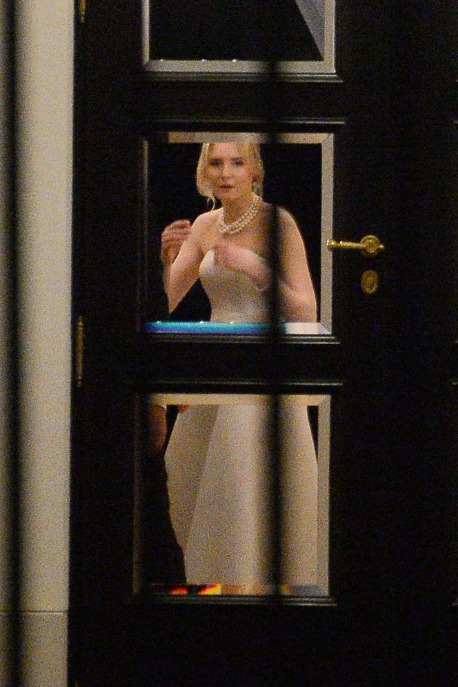 Porównaliśmy suknie ślubne córek prezydentów