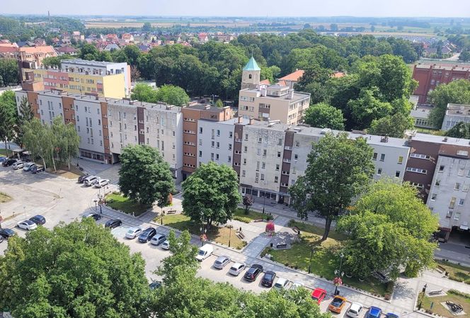 Widok z tarasu wieży ratuszowej w Strzelinie (wschód)