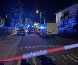 Antyterroryści zatrzymali mężczyznę w Ząbkach. Zabarykadował się w domu