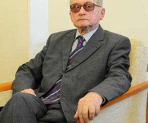 Groby Wojciech Jaruzelskiego i jego żony Barbary. Tak wyglądają pomniki