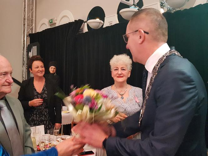 Kilkanaście par świętowało w Lesznie złote gody