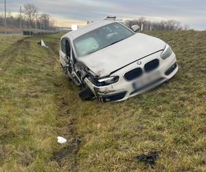 Na S5 koło Kościana kierowca osobówki uderzył w pojazd służby drogowej