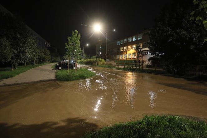 Awaria wodociągowa na Saskiej Kępie