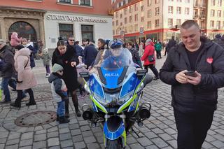 WOŚP 2024 we Wrocławiu. Cały Rynek i ludzie w serduszkach [ZDJĘCIA]