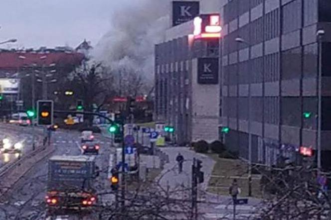 Pożar na Zabłociu w Krakowie! Zapaliło się składowisko odpadów [AKTUALIZACJA]