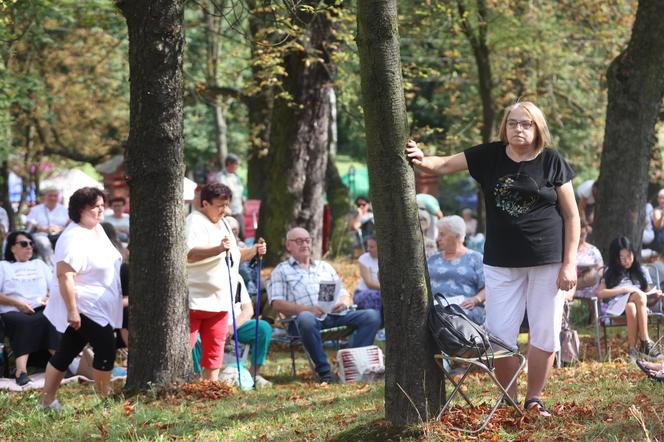 Tysiące kobiet i dziewcząt na pielgrzymce do Piekar Śląskich. "Jestem w Kościele, więc idę"