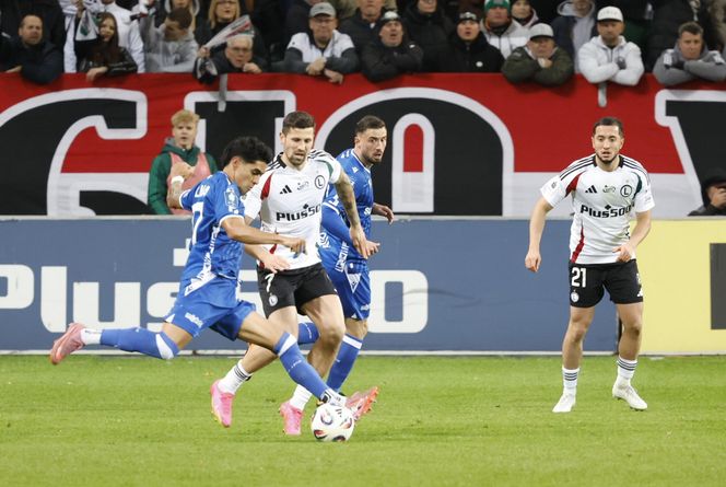 Legia Warszawa - Lech Poznań: Zdjęcia kibiców z klasyku i 13. kolejki PKO BP Ekstraklasy